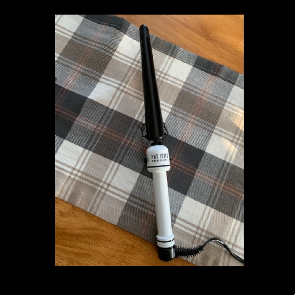 Hot Tools 1-1/4" Curling Wand Extended Barrel
